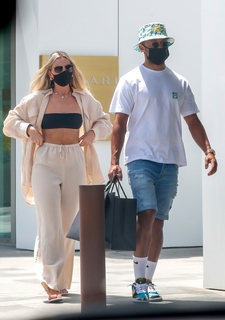 Perrie Edwards feet photo thumbnail