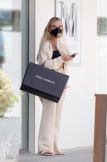 Perrie Edwards feet photo thumbnail