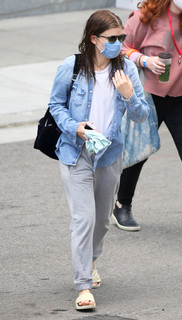 Kate Mara feet photo thumbnail