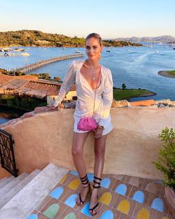 Chiara Ferragni feet photo thumbnail