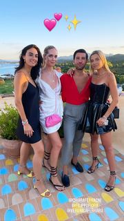 Chiara Ferragni feet photo thumbnail