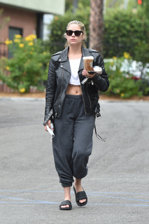 Ashley Benson feet photo thumbnail