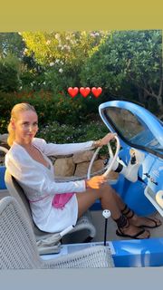 Chiara Ferragni feet photo thumbnail