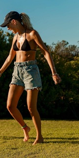 Chiara Ferragni feet photo thumbnail