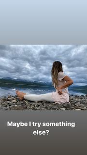 Kino MacGregor feet photo thumbnail
