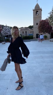 Federica Fontana feet photo thumbnail