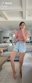 Colleen Ballinger feet photo thumbnail