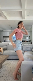 Colleen Ballinger feet photo thumbnail