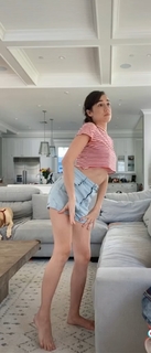 Colleen Ballinger feet photo thumbnail