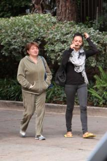 Mila Kunis feet photo thumbnail