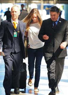 Hilary Swank feet photo thumbnail