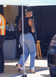 Amber Rose feet photo thumbnail