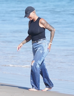 Amber Rose feet photo thumbnail