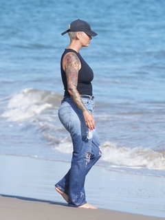 Amber Rose feet photo thumbnail