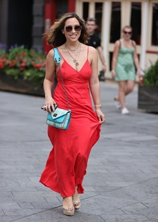 Myleene Klass feet photo thumbnail