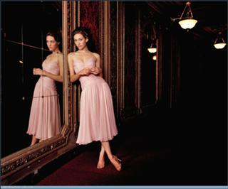 Emmy Rossum feet photo thumbnail