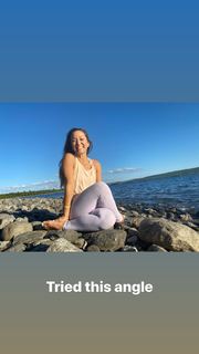 Kino MacGregor feet photo thumbnail