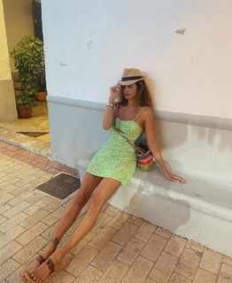 Belén Rodríguez feet photo thumbnail