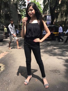 Jannat Zubair Rahmani feet photo thumbnail