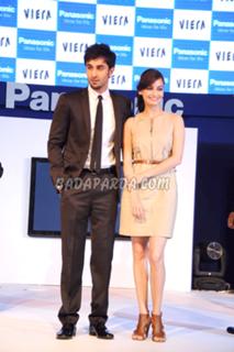 Dia Mirza feet photo thumbnail