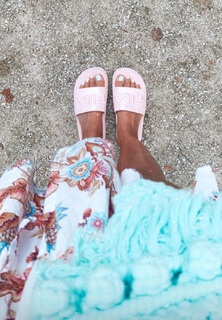 Paulina Sykut feet photo thumbnail