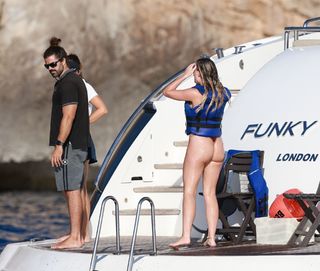 Perrie Edwards feet photo thumbnail
