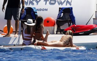 Perrie Edwards feet photo thumbnail