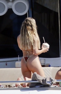 Perrie Edwards feet photo thumbnail