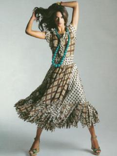 Alessandra Ambrosio feet photo thumbnail