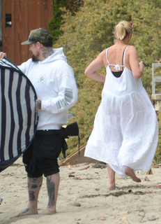 Cameron Diaz feet photo thumbnail