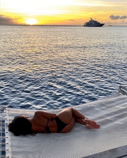 Nicole Scherzinger feet photo thumbnail