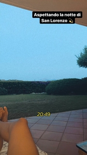 Melissa Satta feet photo thumbnail