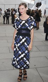 Uma Thurman feet photo thumbnail