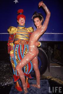 Elle Macpherson feet photo thumbnail
