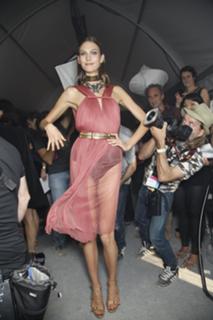 Karlie Kloss feet photo thumbnail