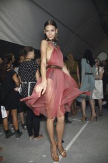 Karlie Kloss feet photo thumbnail