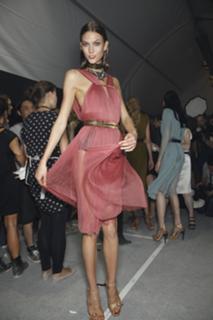 Karlie Kloss feet photo thumbnail
