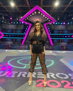 Tania Rincón feet photo thumbnail