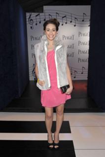 Emmy Rossum feet photo thumbnail