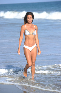 Brooke Burke feet photo thumbnail