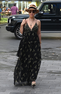 Myleene Klass feet photo thumbnail