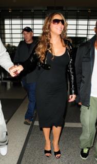 Mariah Carey feet photo thumbnail