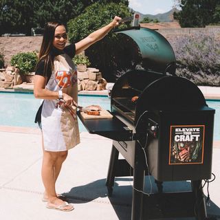 Michelle Waterson feet photo thumbnail