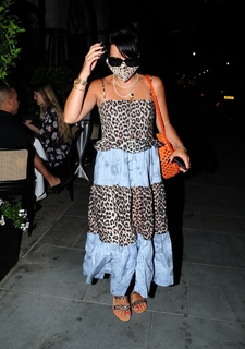 Lily Allen feet photo thumbnail