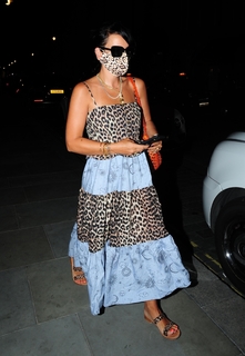 Lily Allen feet photo thumbnail