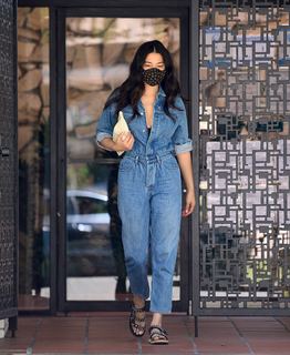 Jessica Gomes feet photo thumbnail