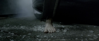 Olga Kurylenko feet photo thumbnail
