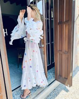 Hadise feet photo thumbnail