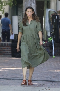 Jennifer Garner feet photo thumbnail