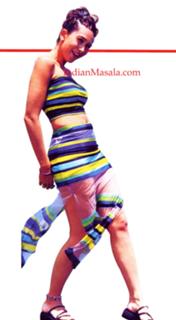 Karisma Kapoor feet photo thumbnail